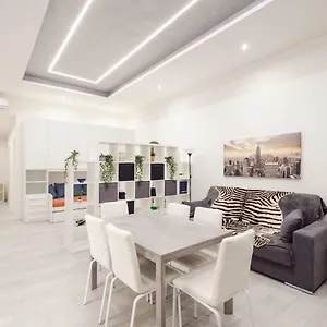 Apartamento Dimora Santo Stefano: Ampia, Con Giardino Privato, Bolonia